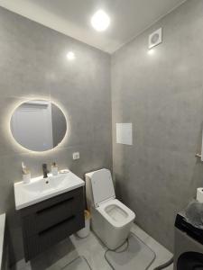 Bilik mandi di Apartment near Astana Arena
