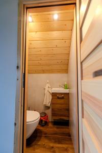 Et badeværelse på Prowincja Tatra Cottages Premium + 12 billeder