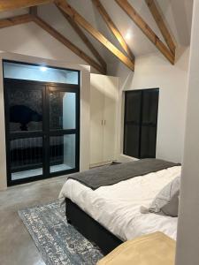 Ένα ή περισσότερα κρεβάτια σε δωμάτιο στο Holiday Home in Cape st Martin