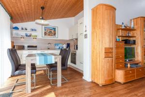 Η κουζίνα ή μικρή κουζίνα στο Ferienhaus Benser Oase