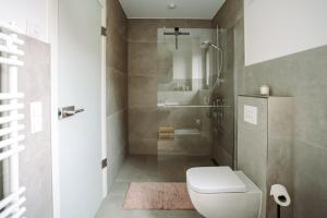 Ένα μπάνιο στο Ferienwohnung Cleo +40 φωτογραφίες