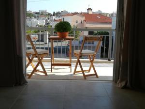 Balkón nebo terasa v ubytování Comfortable Apartment Close to the Airport