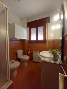 Phòng tắm tại Villa Rosal +19 ảnh