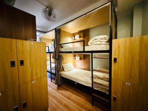 Voodi või voodid majutusasutuse Hanoi Central Backpackers Hostel toas