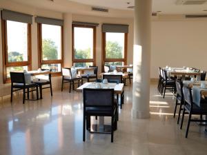 Restaurace v ubytování Hotel Plaza Las Matas