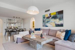 Posedenie v ubytovaní Moderno y luminoso apartamento en Las Gaviotas- Puerto Banús