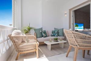 Posedenie v ubytovaní Moderno y luminoso apartamento en Las Gaviotas- Puerto Banús