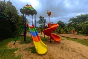 SandalMist Resort and Spa的儿童游玩区