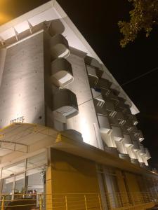 Bygningen som hotellet ligger i + 48 billeder