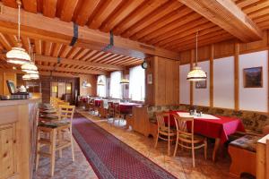 Restaurace v ubytování Hotel Stara Skola