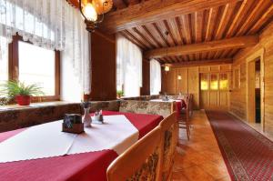 Restaurace v ubytování Hotel Stara Skola