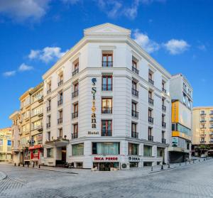 The building in which a szállodákat is located