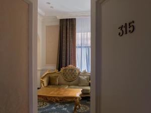 Posedenie v ubytovaní Royal Grand Hotel