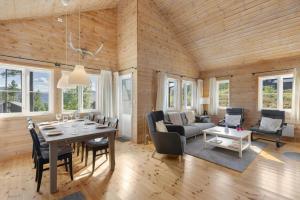 Ruang duduk di Chalet Vrådal - 8p - With Sauna & Hot Tub