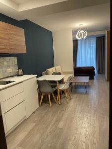 Η κουζίνα ή μικρή κουζίνα στο Crystal Resort
