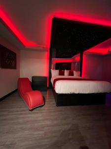 Imperial Suites, Adults Only客房内的一张或多张床位