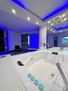 杰克逊Imperial Suites, Adults Only的相册照片