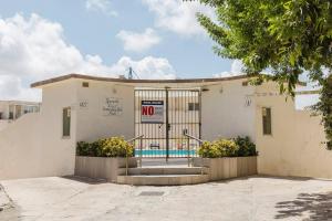 Bazén v ubytování Spinola Court 2bed W Pool And Parking By Homely nebo v jeho okolí