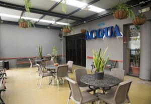 Χώρος καθιστικού στο Hotel Acqua Medellín