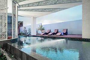 Bassein majutusasutuses Mercure Bandung Nexa Supratman või selle lähedal