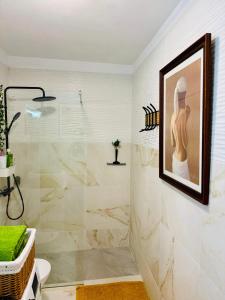 Ένα μπάνιο στο Apartment with terrace and pool, Los Cristianos
