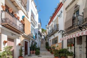 eine Straße in der Altstadt von Cartago in Kuba in der Unterkunft La torre in Alicante