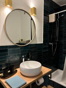 Ένα μπάνιο στο Apartment mit Waldblick +8 φωτογραφίες