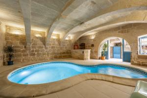 Imagine din galeria proprietății Room 8 - Couples room x 2 by Solea în Għarb