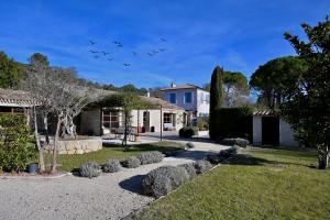 Κήπος έξω από το L'atelier de la bergerie