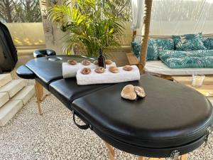 Coin salon dans l'établissement La Grange - Gîte de Prestige La Rochelle