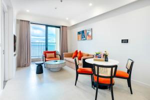 Posezení v ubytování Elyday Apartment Hillside Phu Quoc - Sea & Firework view