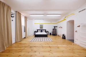 Letto o letti in una camera di The Factory Flat