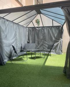 Fotografia z galérie ubytovania Charmant appartement avec terrasse et parking - Centre ville v destinácii Chartres