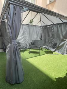 Fotografia z galérie ubytovania Charmant appartement avec terrasse et parking - Centre ville v destinácii Chartres