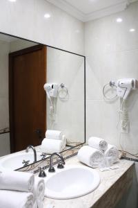 ห้องน้ำของ Hotel Acrópolis +56 ภาพ