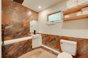 Ένα μπάνιο στο Community Rec Center Outdoor Haven in Hillsgrove! +23 φωτογραφίες