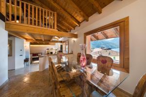 A kitchen or kitchenette at Casa Monica Ledro Attico