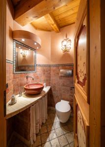 A bathroom at Casa Monica Ledro Attico