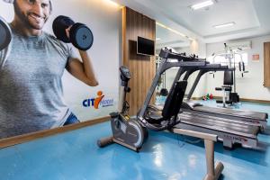 Fitness centrum a/nebo fitness zařízení v ubytování Citi Hotel Residence Caruaru