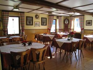 En restaurang eller annat matställe på Gasthaus Pension Donishäusle