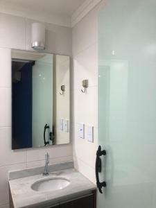 Un baño de Flat Red Sorocaba - Blue