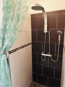 Koupelna v ubytování Kleine Wohnung im Mölltal