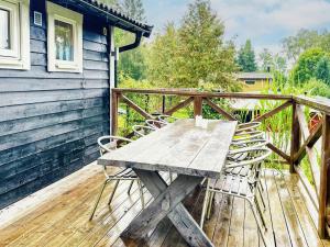 Imagem da galeria de 4 star holiday home in HOLSLJUNGA em Holsljunga