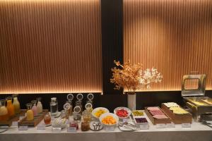 Makanan di atau berdekatan hotel