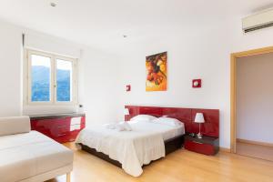 Billede fra billedgalleriet på Luxury Apartments with share Pool i Laglio