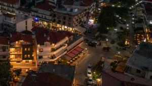 Imagine din galeria proprietății Element Suites - Red - Apt 1BD - Kalambaka în Kalabaka