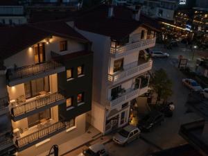 Imagine din galeria proprietății Element Suites - Red - Apt 1BD - Kalambaka în Kalabaka