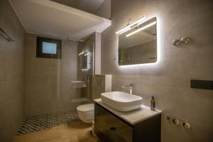 Imagine din galeria proprietății Element Suites - Red - Apt 1BD - Kalambaka în Kalabaka