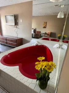 Gallery image of 6267 Persepolis Inn in Niagara Falls