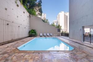 Piscina de la sau aproape de Residence Real Copacabana - 120 - Piscina, Academia e Varanda com Vista